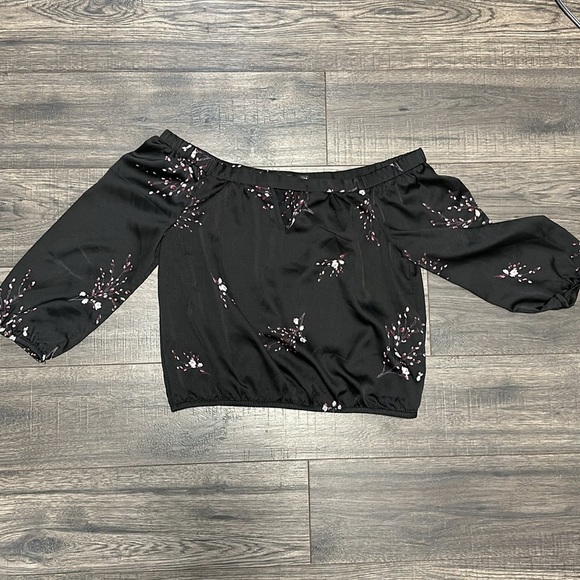 Dynamite - Black Floral Off the Shoulder Blouse - Picture 3 of 8
